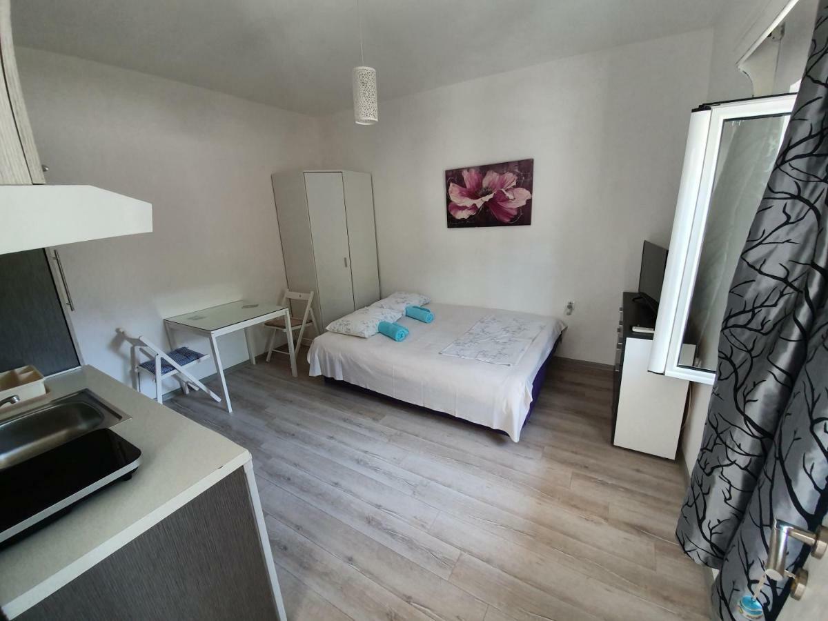 Studio Apartments Ilija Cattaro Esterno foto